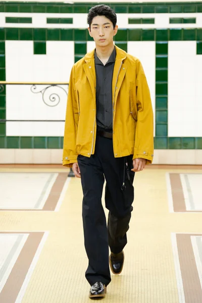 Look 10